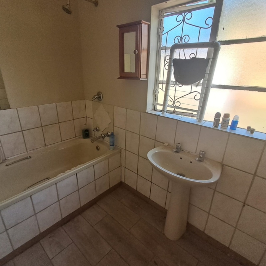 To Let 3 Bedroom Property for Rent in Wilgehof Free State